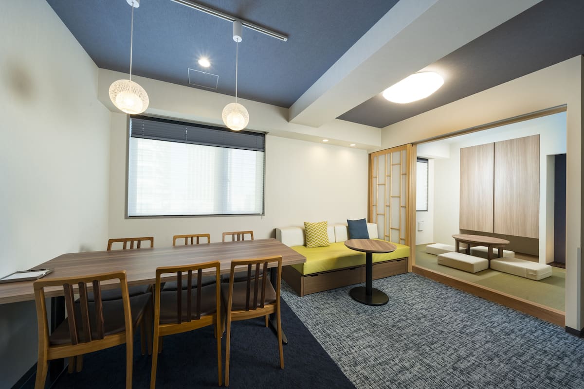 ห้องพรีเมียร์, ปลอดบุหรี่ (Japanese) | 1 ห้องนอน, เตียงเมมโมรีโฟม, ตู้นิรภัยในห้องพัก, โต๊ะทำงาน