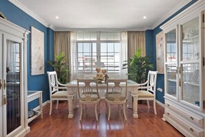 Dining - Holiday Apartment "Caprichos" with Wi-Fi (Jerez de la Frontera)