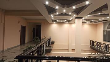 Télévision LED de 28 pouces avec chaßnes numériques, télévision