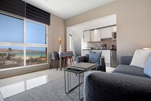 TV - Holiday Home 'Relax & Comfort on Costa Calma' with Sea View, Shared Pool and Wi-Fi (Pájara)