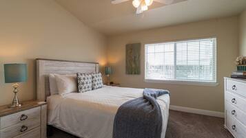 3 bedrooms, desk, iron/ironing board, travel cot