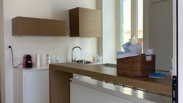 Kylskåp, ugn, spishäll och diskmaskin