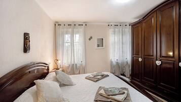 2 Schlafzimmer, Bügeleisen/Bügelbrett, kostenloses WLAN, Bettwäsche