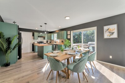 5BR Hot Tub, Sauna, GameRoom, Lake Access