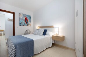 2 bedrooms, iron/ironing board, free WiFi, bed sheets - Holiday Home 'Casita Amiga del Mar' close to the Beach with A/C & Wi-Fi (Gran Tarajal)