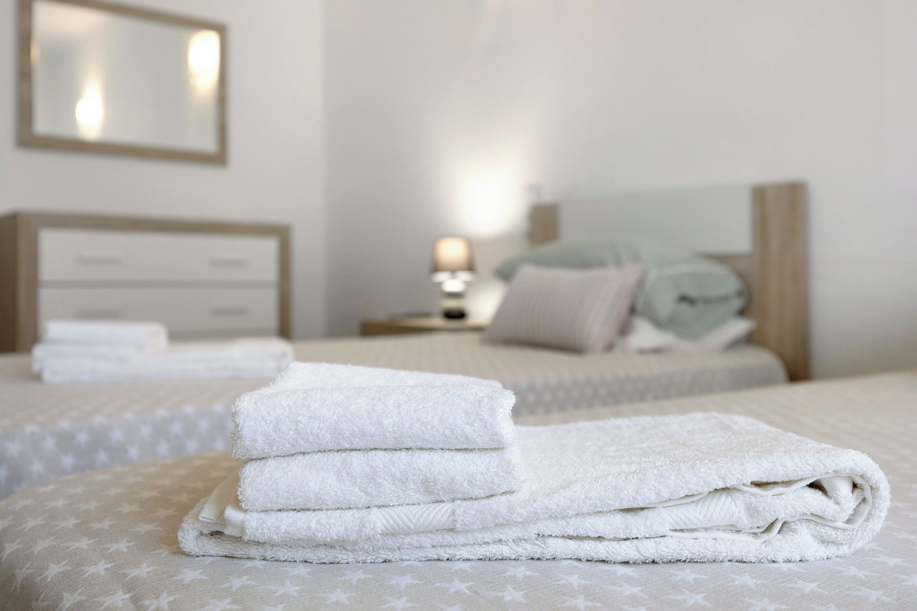 2 habitaciones, tabla de planchar con plancha y wifi gratis 