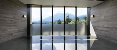 Espace de soins pour les couples, sauna, bain Ă remous, hammam