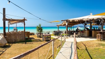 Villa | 4 bedrooms, WiFi