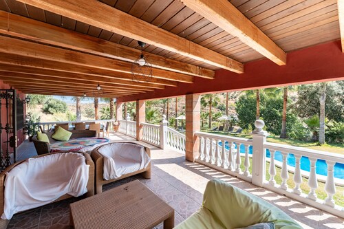Casa de vacaciones "Casa Mis Nietos" con piscina, jardín y Wi-Fi