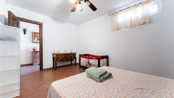 4 bedrooms, free WiFi, bed sheets