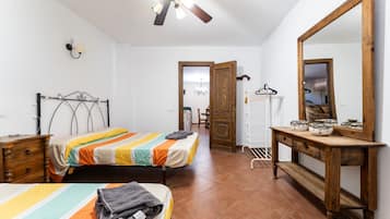 4 bedrooms, free WiFi, bed sheets