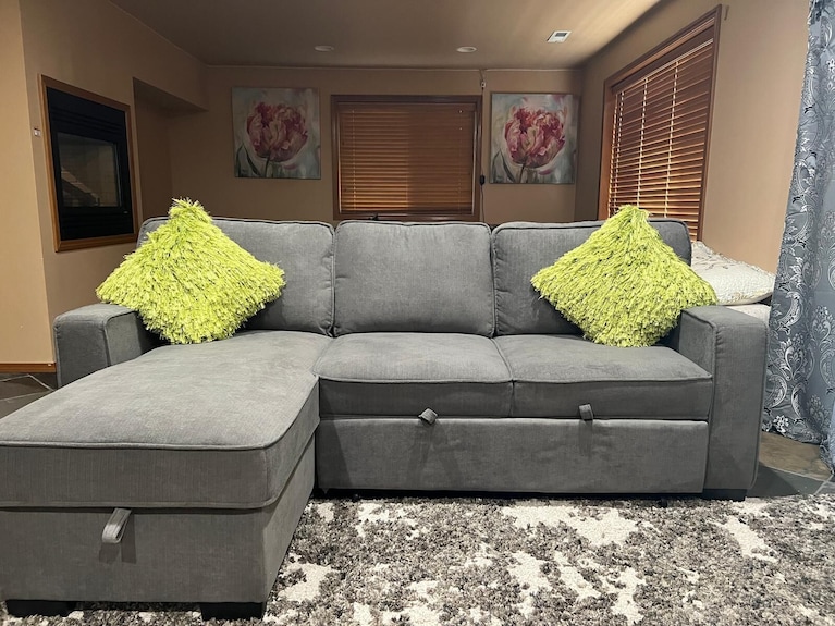 Home: Sleeps 4, Bedroom, Living, Bath, Office, Patio - Snohomish, WA