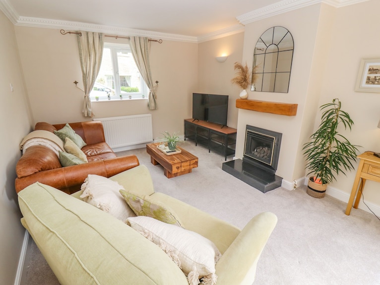 The Cornerstone, Pet Friendly, With A Garden In Bourton-on-the-water - Kingham
