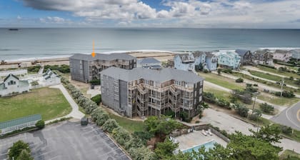 Robyn's Nest | Oceanfront | Islander Condos | Avon | Sleeps 4
