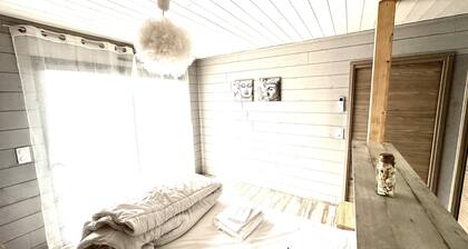 Deux maisons, 29 pers, 11 chambres, piscine, boulodrome, baby-foot, ping-pong