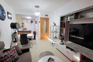 Smart TV - Marvel Apartment with Pool near Playa Vera (Vera Playa)