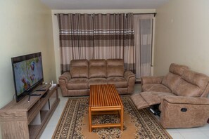 Living area - Stay.Plus Airport Transit House (Syokimau)