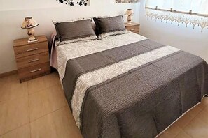 3 chambres, fer et planche à repasser, Wi-Fi gratuit