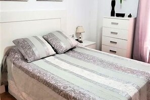 1 chambre, fer et planche à repasser, Wi-Fi gratuit