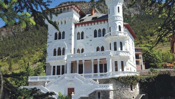 A large white building with a tower, multiple windows, and a balcony. - T2 Apartment in Castle, 4 people, pool, pets allowed (Jausiers)