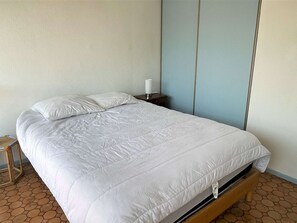 2 bedrooms