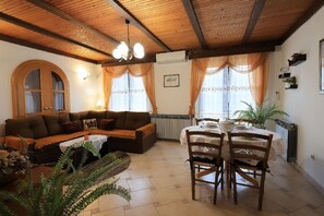 Dining - Inviting apartment in Tribalj with garden (Tribalj)