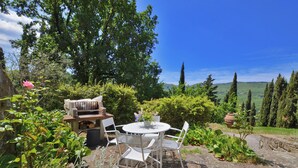 Family Villa, Multiple Bedrooms, Fireplace, Mountainside (Villa La Chiesina) | Outdoor dining - Villa La Chiesina (Arcidosso)