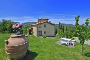 Family Villa, Multiple Bedrooms, Mountainside (Villa La Chiesina) | Outdoor dining