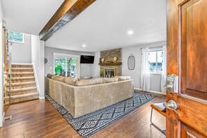 Interior - Modern Family Haven • Fenced Yrd • Grill/Firepit (Westminister)