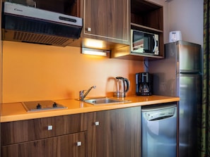 Fridge, microwave, dishwasher - Studio in Jausiers with pool, parking, and pets allowed (Jausiers)