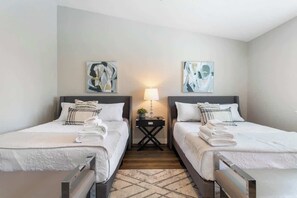 4 quartos, ferros/tábuas de passar roupa, berço de viagem, Wi-Fi