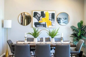 Dining - Dream Retreat-Remodeled 4BR w/ Pool & Spa and MORE (North Las Vegas)