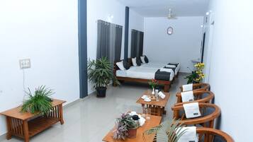 9 Schlafzimmer, Schreibtisch, kostenloses WLAN