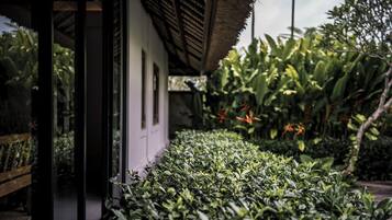 One Bedroom Retreat Escape | Tabla de planchar con plancha, wifi gratis y ropa de cama
