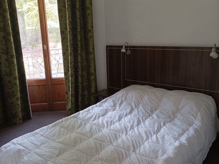 2-br Apartment In Castle In Jausiers For 6, Balcony, Pets Allowed - Jausiers