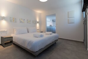 Castle View Rooftop Suite (Top Floor) - Bedspot Apartments Astypalaia (Astypalaia)