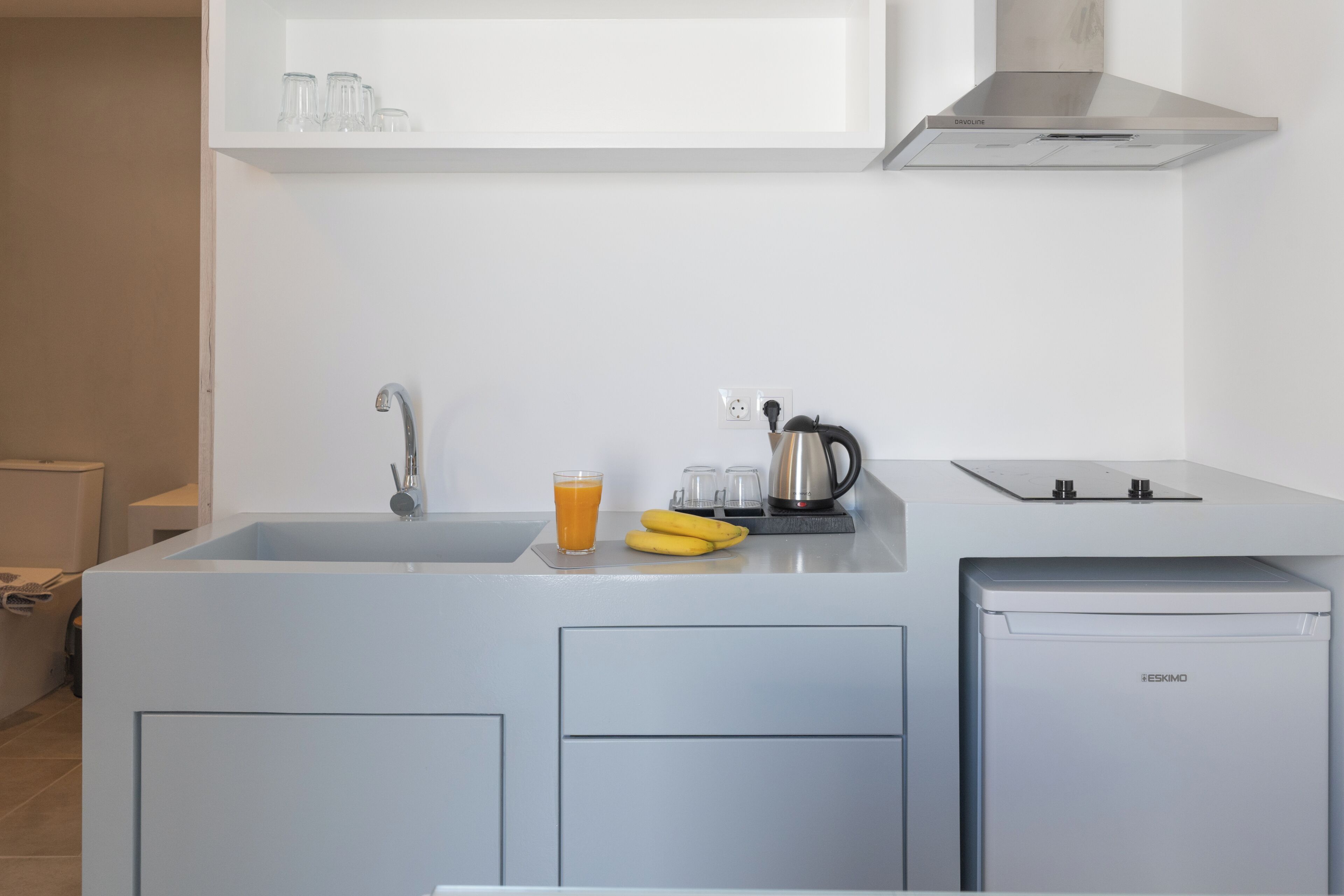 Cozy Ground Floor City Studio in Astypalea | Eget kjøkken | Minikjøleskap og kjøkkenutstyr