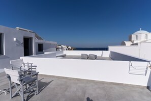 Castle View Rooftop Suite (Top Floor) | Terrace/patio - Bedspot Apartments Astypalaia (Astypalaia)