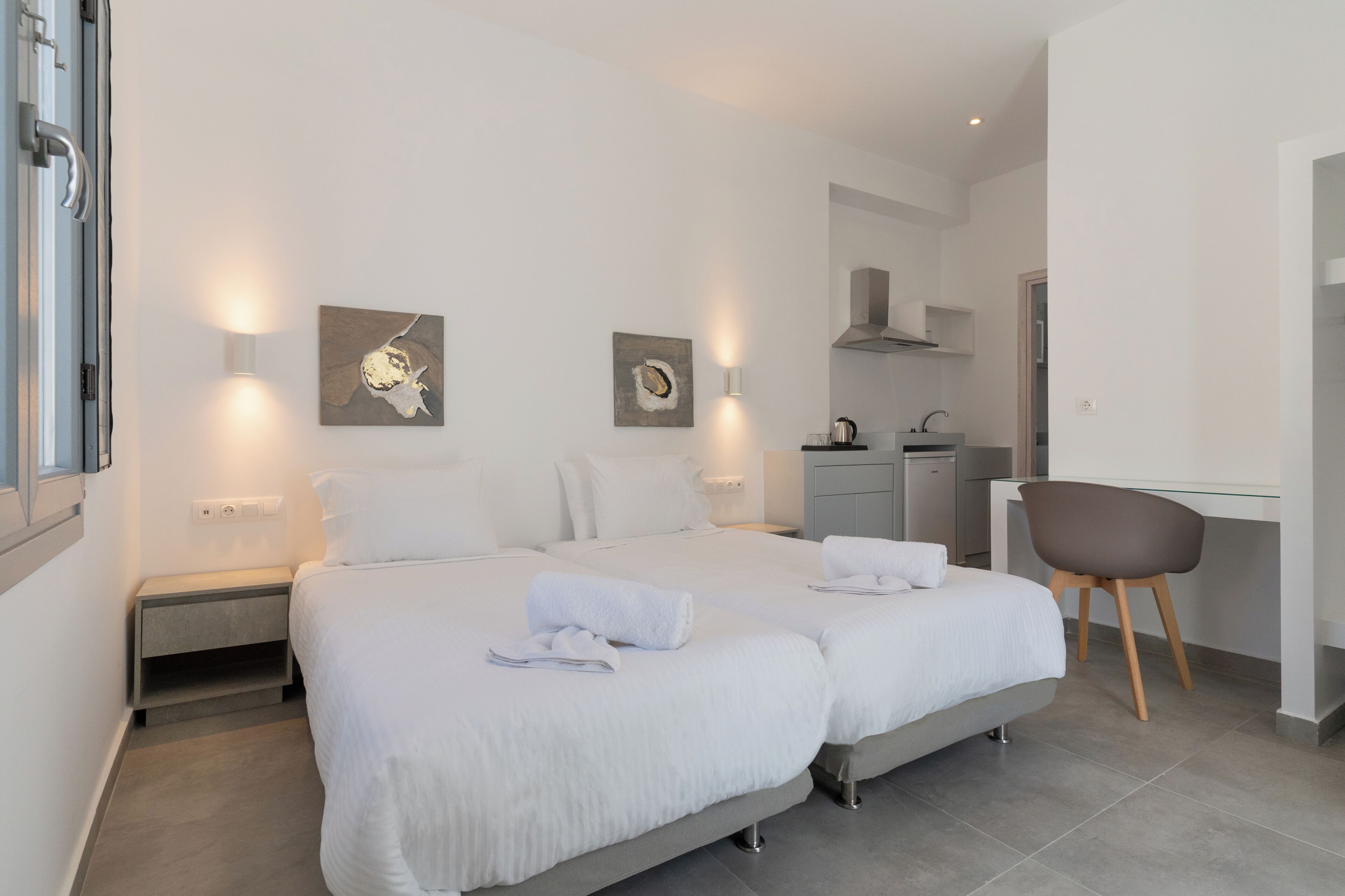Cozy Ground Floor City Studio in Astypalea | Individuelt dekorert, skrivebord, skrivebord for bærbar PC og lydisolert