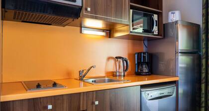 Studio confortable avec piscine, sauna, parking et animaux admis Ă Jausiers