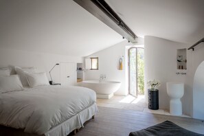 4 Schlafzimmer, Zimmersafe, Bügeleisen/Bügelbrett, Reisekinderbett