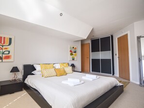 Cottage | 3 bedrooms, individually decorated, individually furnished, free WiFi - 13 Buckfields (Lyme Regis)