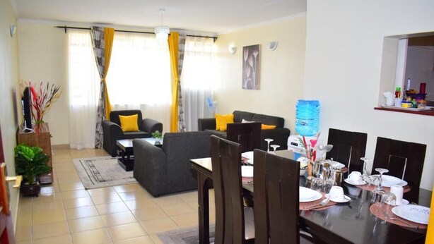 32-inch flat-screen TV with digital channels - Stay.Plus Dee Safari Homestay (Syokimau)