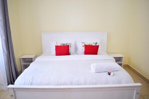 Desk, free WiFi - Stay.Plus Dee Safari Homestay (Syokimau)