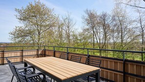 Outdoor dining - Castellum penthouse Prestige – 3 bedrooms (Maastricht)