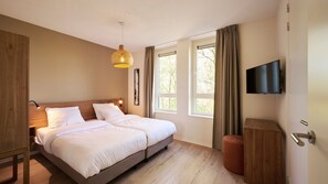 3 bedrooms, travel crib, free WiFi, bed sheets