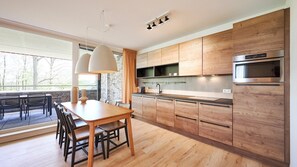 Réfrigérateur, four, plaque de cuisson, lave-vaisselle