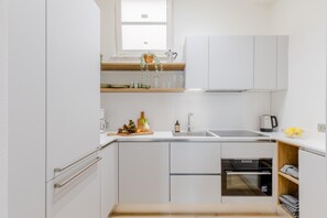 2 bedrooms - Casa Lazzaro Contemporary Ground Floor Apartment (Lucca)