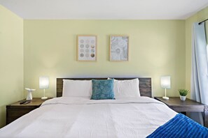 4 bedrooms, desk, iron/ironing board, free WiFi