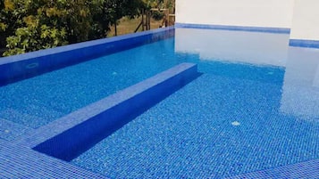 Utomhuspool